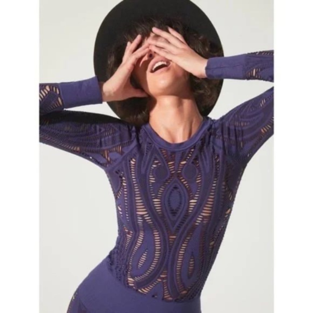 Avocado Serenity Shred long sleeve mesh top size small